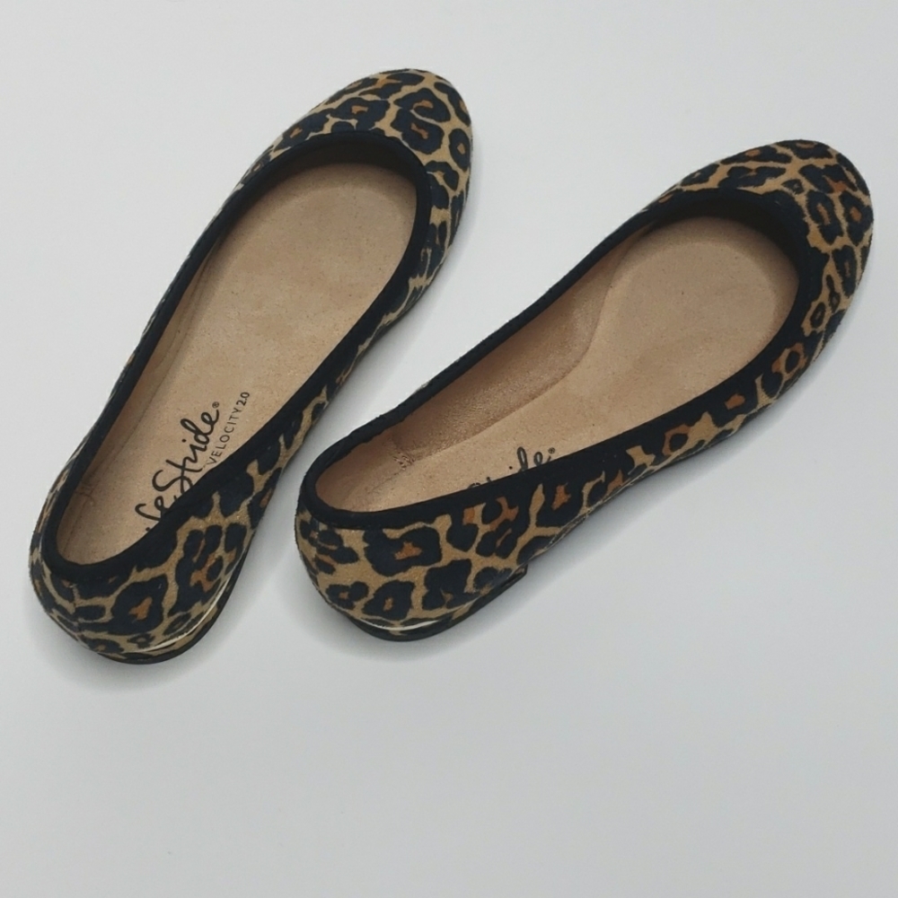 LIFE STRIDE, Leopard Print Slip-On Flat Shoes, Women's Size: 6.5, $29